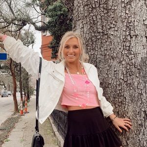 Meet your Posher, Laura